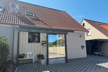 Doppelhaushälfte mit Garage, Stellplatz & moderner Ausstattung - Augustdorf