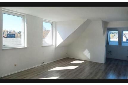 Helle 4 Raumwohnung - DG, 08344 Grünhain - Grünhain-Beierfeld
