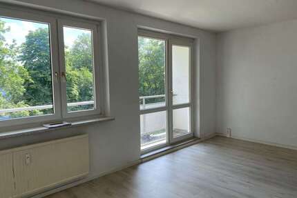 Wohnung zum Mieten in Halle (Saale) 349,00 € 56 m²