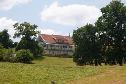 WOHNEN+ARBEITEN MEHRGENERATIONENHAUS! UNIKAT mit traumhaftem WEITBLICK direkt am ORTSRAND! Grosses 2-Fam.Haus + E... - Reichling-Ludenhausen