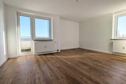 Sanierte Wohnung im 7. Stock mit herrlichem Blick und viel Sonne! - Quickborn