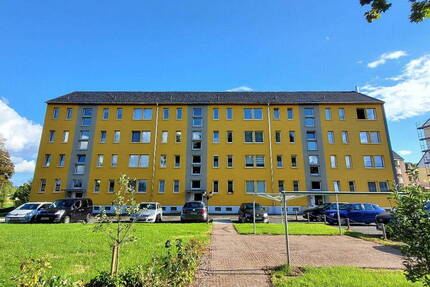 Topsanierte 3-Raum-Wohnung mit Balkon und sehr schöner Einbauküche - Lengenfeld