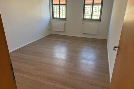 Helle 2-Zimmer-Wohnung mit Balkon – ideal für Singles & Paare (72 - Mirow