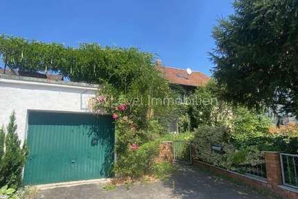 Haus zum Kaufen in Alteglofsheim 260.000,00 € 225 m²