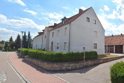 Charmante 1-Zimmer-DG voll möbliert in Saal (42 m²) Rendite 6,35% - Saal an der Donau