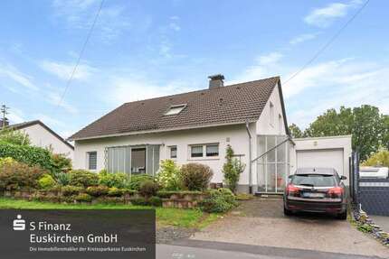 Haus zum Kaufen in Hellenthal 239.000,00 € 176.35 m²