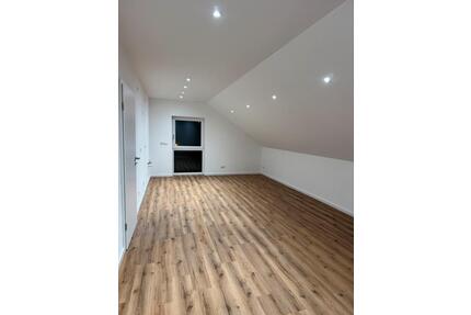 Neubau 65 m2 Dachgeschosswohnung in zentraler ruhiger Lage - Schöllnach