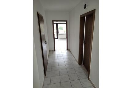 Zentral gelegene Oberwohnung – 105 m², 4 Zimmer, Loggia - Dörpen