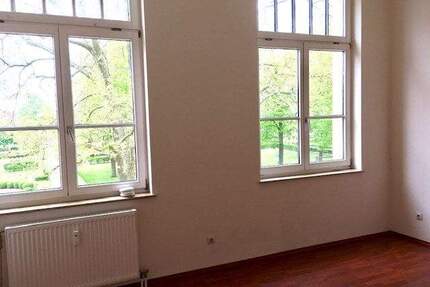 Wohnkultur im Denkmal: Vermietete Wohnung mit Blick ins Grüne ! - Hockenheim