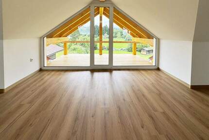 Charmante Dachgeschosswohnung im modernen Design - perfekt für Singles oder Paare - Zwiesel