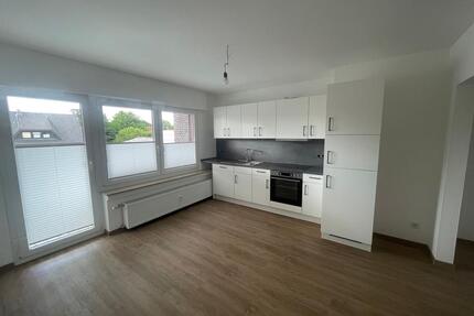 Kernsanierte 2-Zimmer-Obergeschosswohnung mit EBK und Balkon, mitten in Fürstenau!