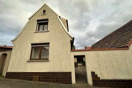 Haus zum Kaufen in Bernburg 77.800,00 € 80 m²