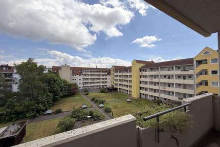 Wohnung zum Kaufen in Magdeburg 75.000,00 € 63.25 m²