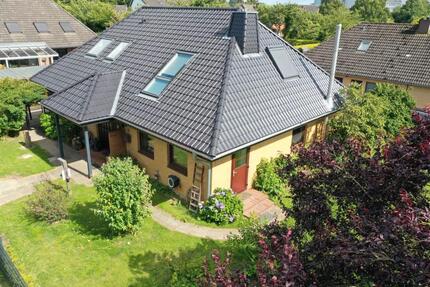 Großzügiges Einfamilienhaus in ruhiger Wohnlage nahe WKK - Heide