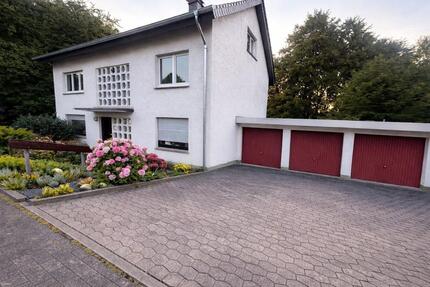 Sanierte 3-Zi EG Wohnung 100m² mit Balkon in ruhiger Lage am Bach