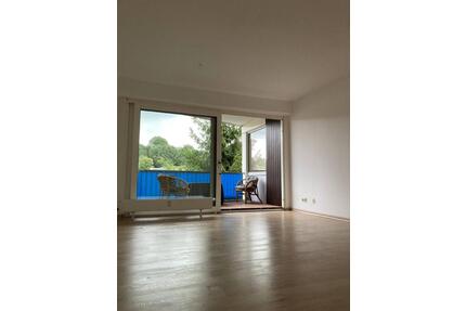 Schöne 2-Zimmer-Wohnung mit Balkon & Stellplatz in zentraler Lage - Flensburg