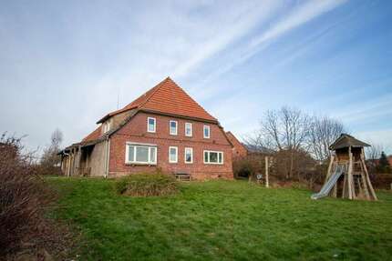 Haus zum Kaufen in Bassum 259.000,00 € 260 m²