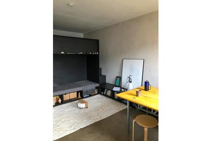 Sunny Studio Flat on The Spree - 1.000,00&nbsp;EUR Kaltmiete, ca.&nbsp; 35,00&nbsp;m&sup2; in Berlin (PLZ: 10119) Pankow