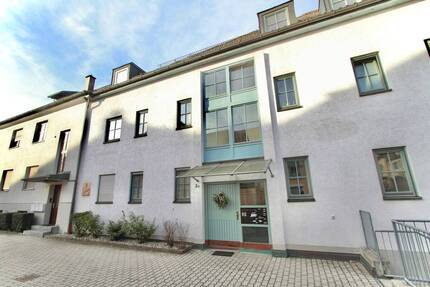 Zentrumsnahe 3-Zimmer-Dachgeschosswohnung mit Tiefgaragenstellplatz! - Rosenheim Ost