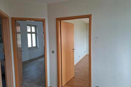 biete helle, ruhige Wohnung in Aschersleben