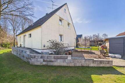 Viel Platz, großes Grundstück, teilweise modernisiert - Einfamilienhaus mit Potenzial für Familien! - Bad Oldesloe