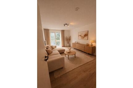 helle 2 Zimmer 53m² Wohnung mit Balkon neue Küche Duschbad renoviert in Heide