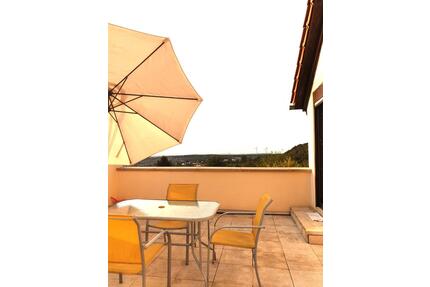 Wohnung bzw. kl. Haus, Garten, Garage, Terrasse mit Weitblick - Püttlingen