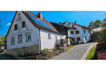 Einfamilienhaus mit PV-Anlage, großem Garten & Felsenkeller - Kirchlauter