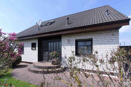 Haus zum Kaufen in Weißenfels 320.000,00 € 170.77 m²