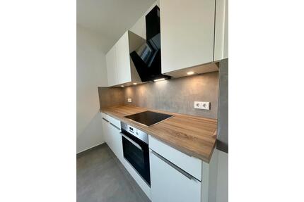 Erstbezug nach Sanierung – helle 2-Zimmer-Wohnung mit Balkon, EBK & TG-Stellplatz in perfekter Lage - Dresden Prohlis