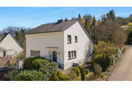 Haus zum Kaufen in Bad Münstereifel 349.000,00 € 196 m²