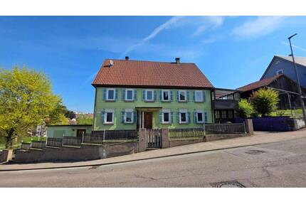 Großzügiges Wohn- und Geschäftshaus mit vielfältigen Aus- und Anbaumöglichkeiten - Rechberghausen