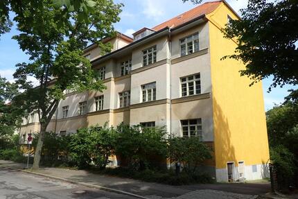 Helle 3-Zimmer-Altbauwohnung mit Balkon in Berlin-Karlshorst