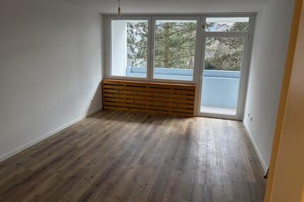 Helle 4-Zimmer-Wohnung mit Loggia in Kaiserslautern Innenstadt