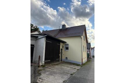 Charmantes Einfamilienhaus mit Scheune in Waldems Niederems