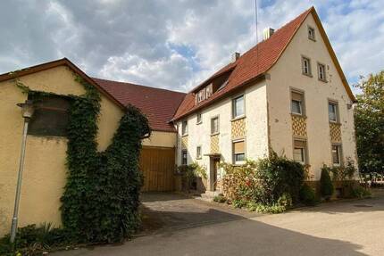 Schönes Ein-Zweifamilienhaus mit Nebengebäuden in einem Teilort von Weikersheim