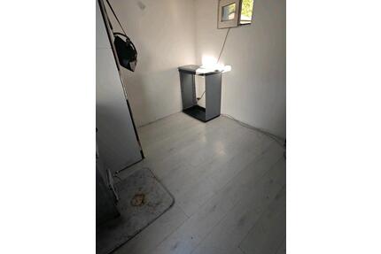 1 kleines Zimmer - 300,00&nbsp;EUR Kaltmiete, ca.&nbsp; 15,00&nbsp;m&sup2; in Schönwalde-Glien (PLZ: 14621)