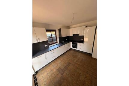 Großzügige 4 Zimmerwohnung - 2.000,00&nbsp;EUR Kaltmiete, ca.&nbsp; 125,00&nbsp;m&sup2; in Vilshofen an der Donau (PLZ: 94474)