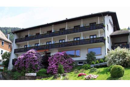 Gastgeber gesucht: Modernisiertes Apartmenthaus mit 11 Einheiten - Bad Wildbad