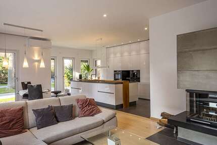 Haus zum Kaufen in Korschenbroich-Kleinenbroich 1.175.000,00 € 248 m²