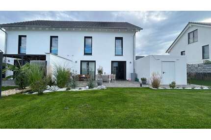 Haus zum Mieten in Borna 1.690,00 € 135 m²
