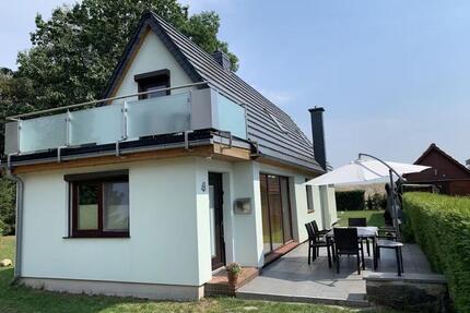 Schönes Ferienhaus am Plauer See mit Wasserzugang und Seeblick - Nossentiner Hütte