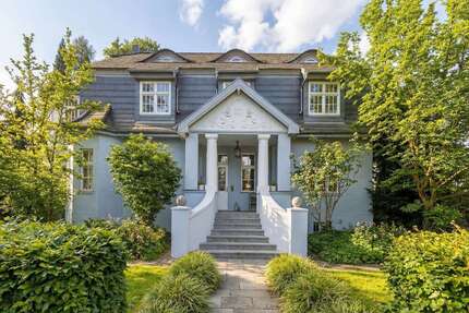 Haus zum Kaufen in Hoppegarten 1.149.000,00 € 297.34 m²