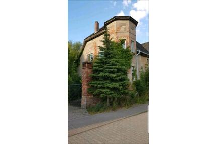 Einfamilienhaus nähe Halle - 28.000,00&nbsp;EUR Kaufpreis, ca.&nbsp; 250,00&nbsp;m&sup2; in Wettin-Löbejün (PLZ: 06193)