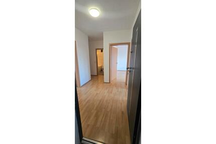 Mietwohnung 75mp2. 3 Zimmer - 890,00&nbsp;EUR Kaltmiete, ca.&nbsp; 75,00&nbsp;m&sup2; in Duisburg (PLZ: 47137) Mittelmeiderich