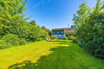 Haus zum Kaufen in Langenfeld 1.480.000,00 € 255 m²