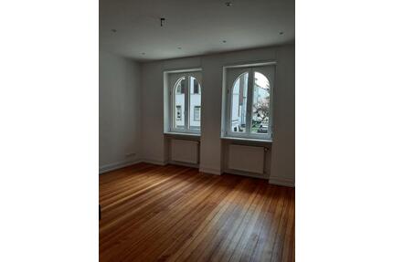 Sanierte 3-Zi-Altbau-Wohnung ohne Balkon Hochparterre ab 01.05.26 - Konstanz
