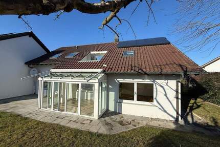 Zweifamilienhaus in Neubriach: Eleganz und Komfort mit atemberaubender Aussicht und moderner Ausstattung - Baienfurt