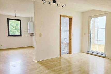 Eine Terrasse und 1,5 individuelle Zimmer warten auf Sie! - Köthen (Anhalt)