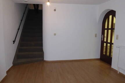 Singles oder Studenten gesucht 2 - Zimmer - Küche - Bad in Isernhagen-Süd - Hannover- Isernhagen-Süd